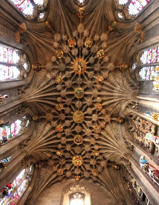 Patrimonio Arquitectónico Español: Sitios Patrimonio Mundial UNESCO Explicados 2 Interior de la Sagrada Familia, obra de Gaudí reconocida como patrimonio arquitectónico español